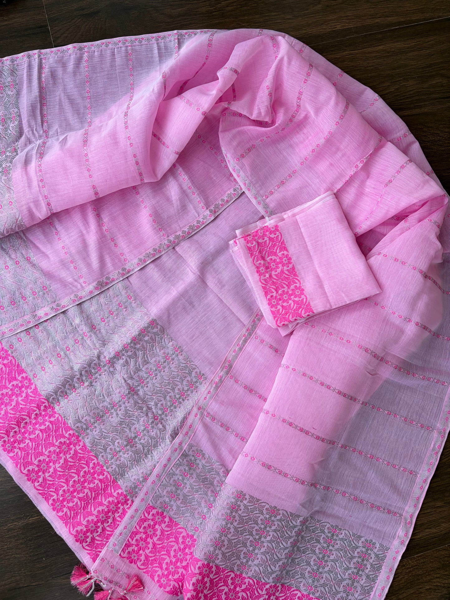 Pure Kesapaat Cotton Mekhela Sador in Baby Pink and Silver Guna - Tathal Clothing