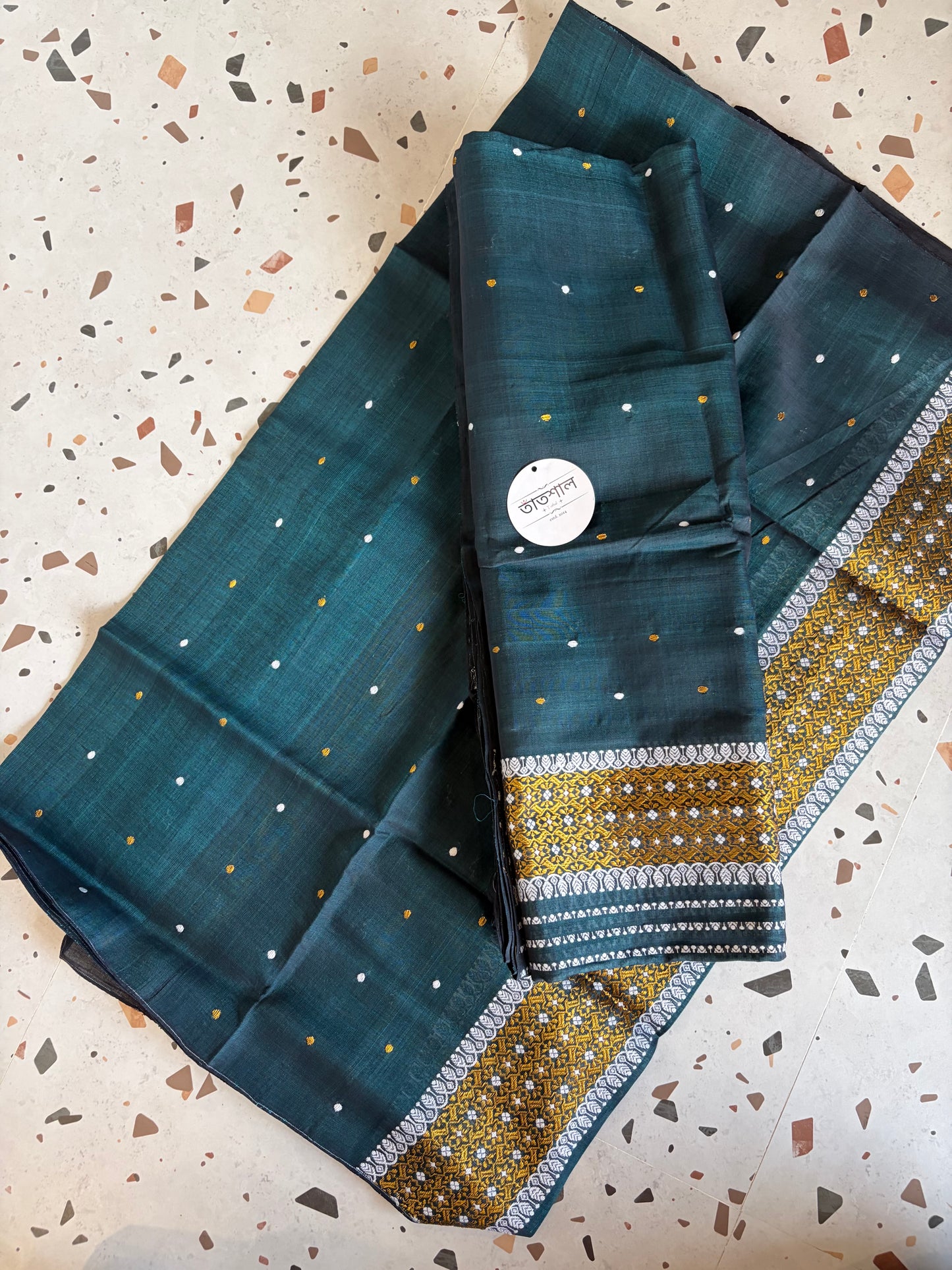 Nooni Cotton Mekhela Sador in Bottle Green - Tathal Clothing