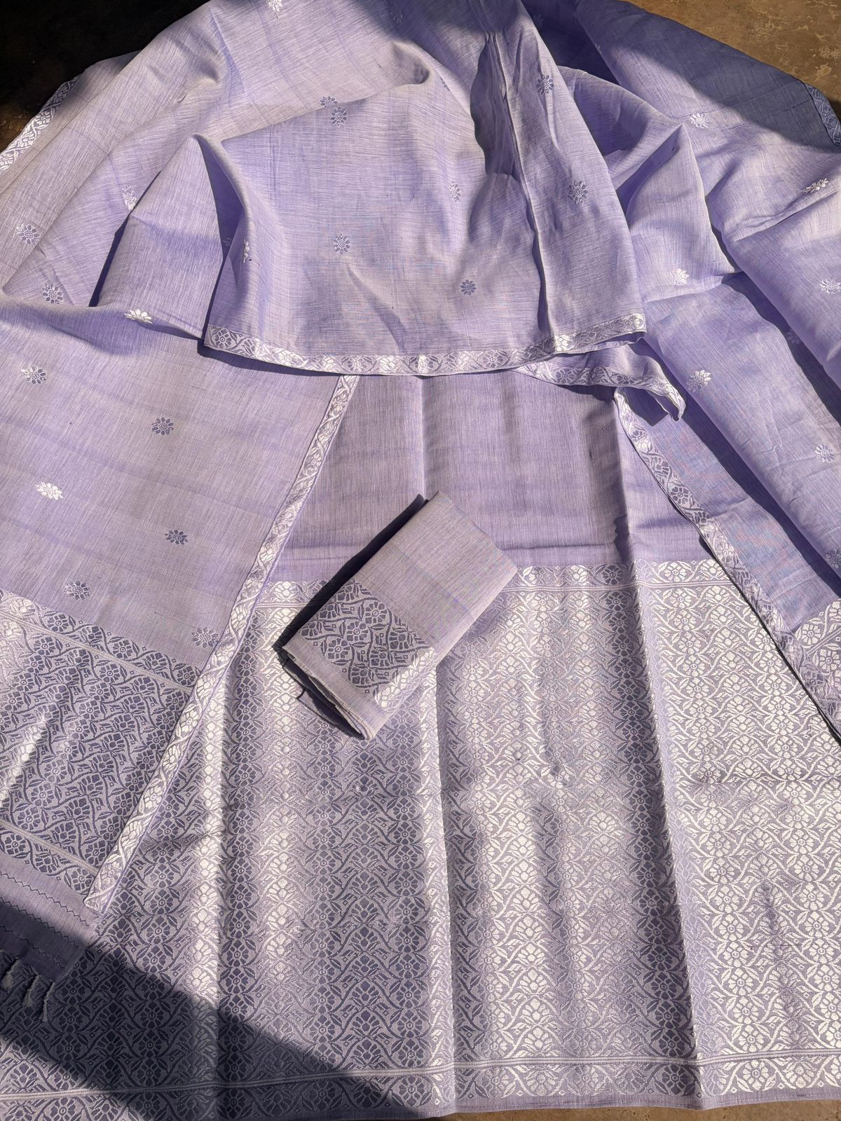 Lavender Kesapaat Cotton Mekhela Sador with White Thread Work Design – Tathal Clothing