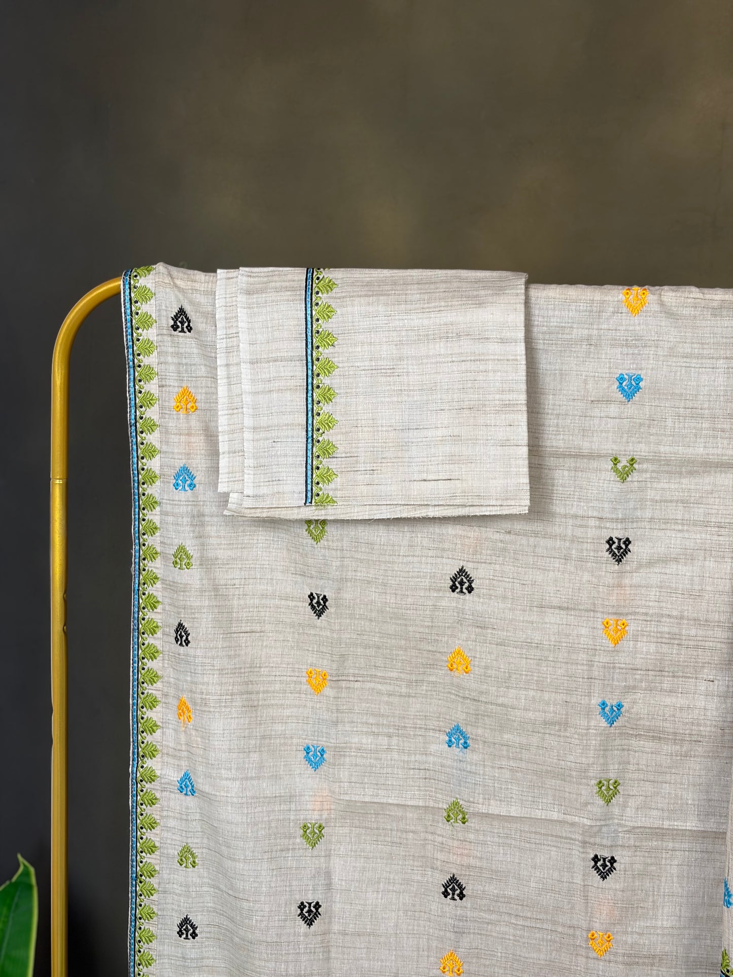 Machine Made Ghisa Mekhela Sador - Tathal Clothing