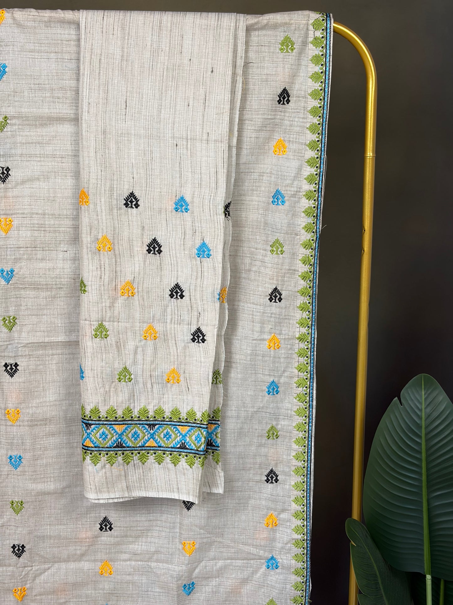 Machine Made Ghisa Mekhela Sador - Tathal Clothing