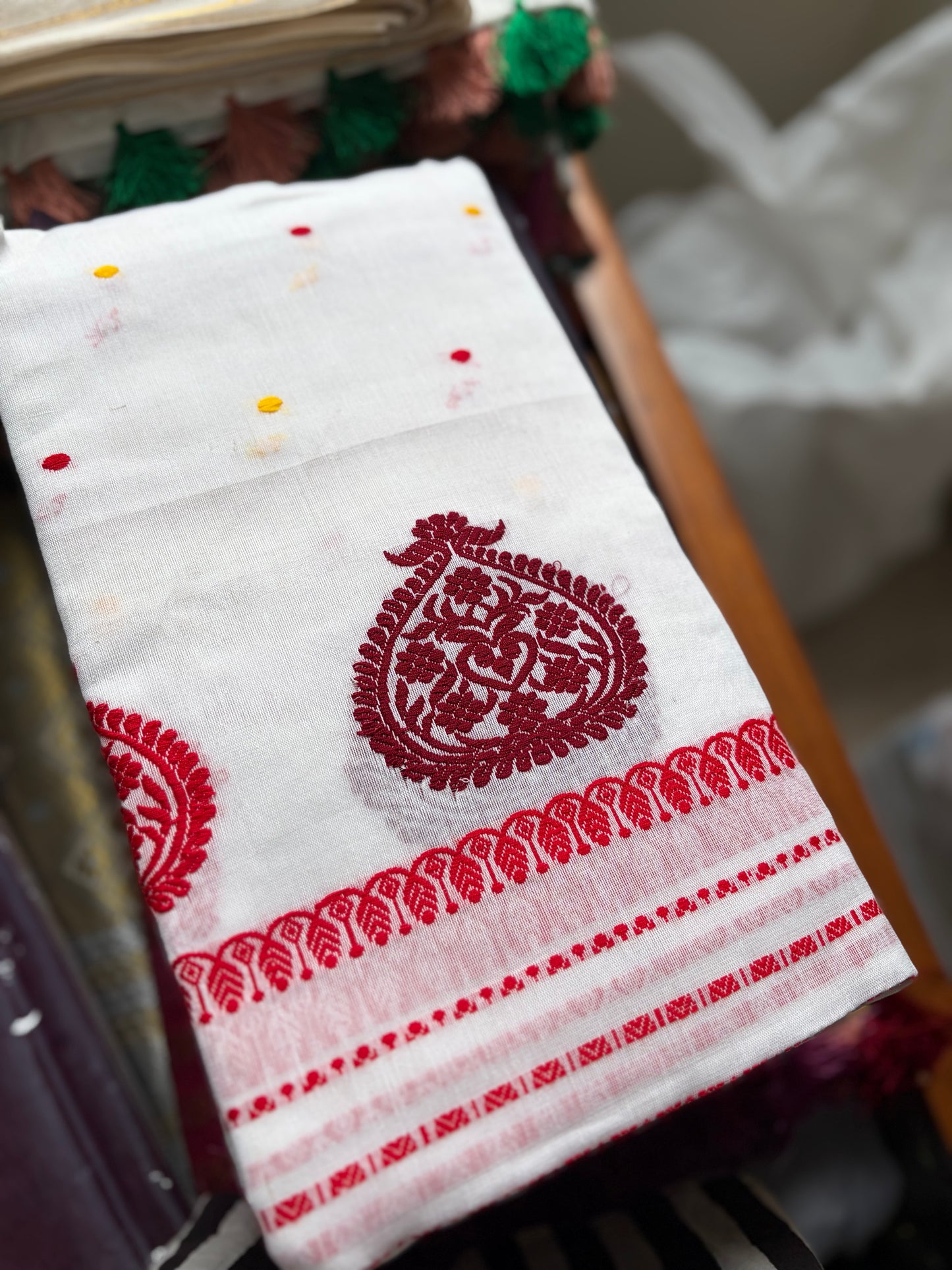 Nooni Cotton Mekhela Sador in White - Tathal Clothing