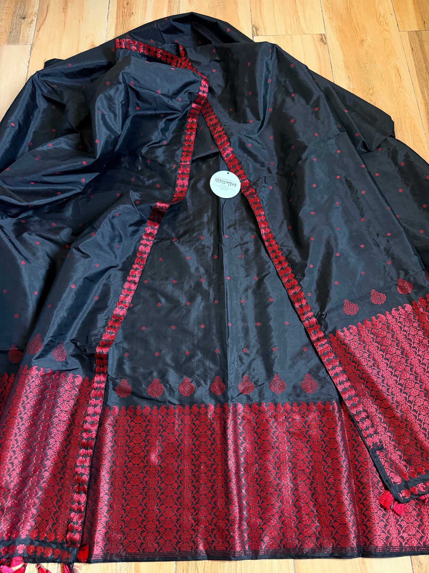 Black Pure Mulberry Silk Mekhela Sador set - Tathal Clothing