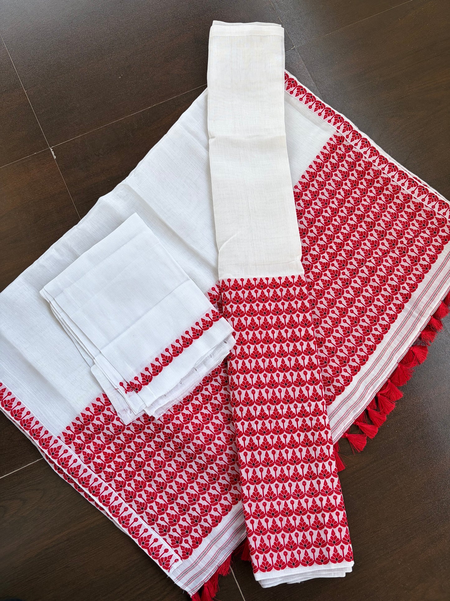 Nooni Cotton Mekhela Sador in White and Red design Ready to Wear - Tathal Clothing