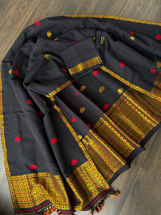Kesapaat Cotton Mekhela Sador in Black and Golden Zari Design - Tathal Clothing