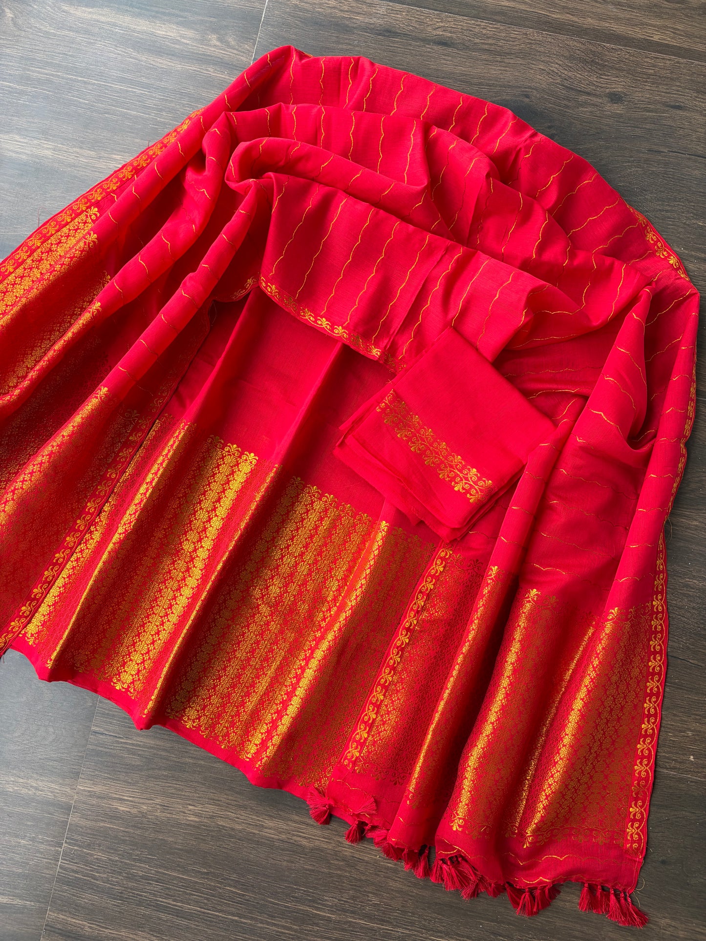 Pure Kesapaat Cotton Mekhela Sador (Red and Golden Guna) - Tathal Clothing