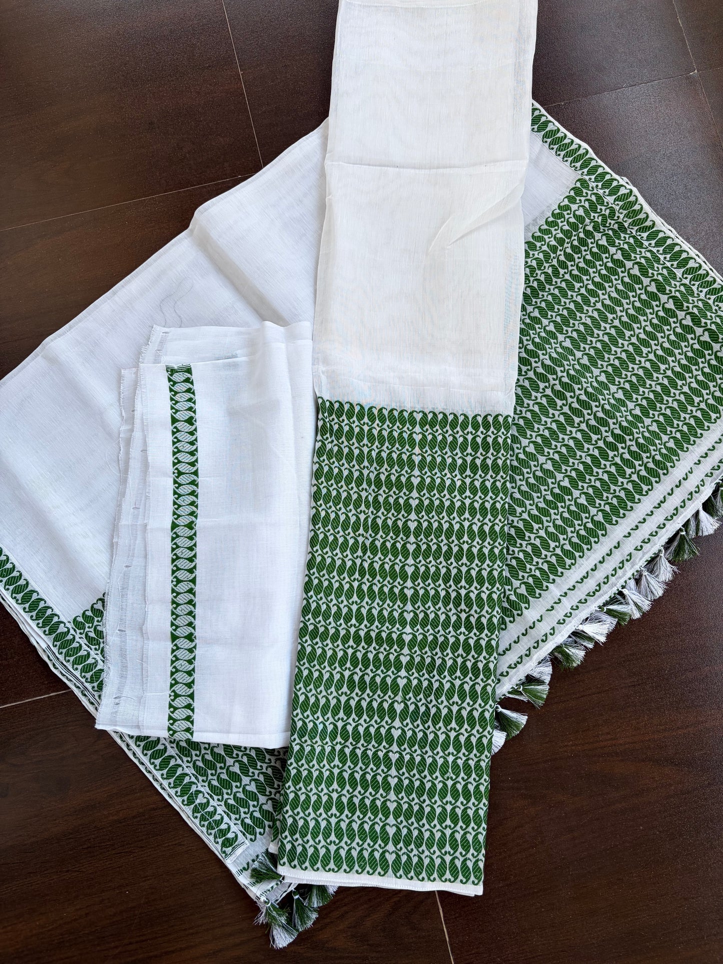 Nooni Cotton Mekhela Sador in White and Green Design Ready to Wear - Tathal Clothing
