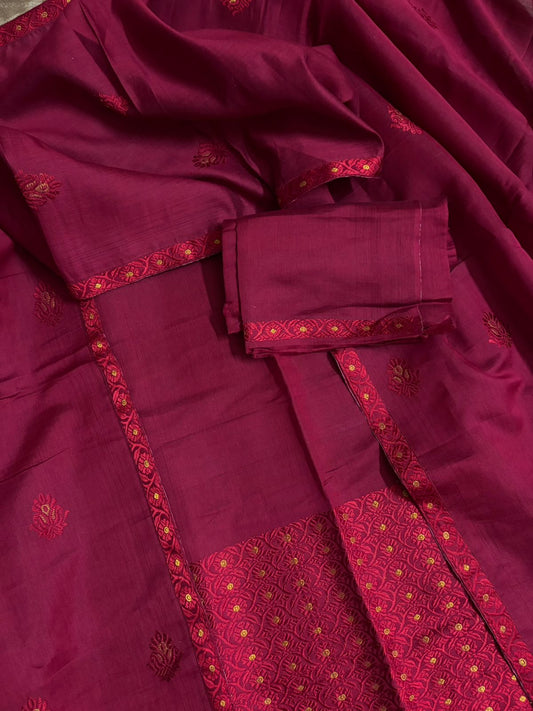 Maroon Kesapaat Cotton Mekhela Sador with Red Thread Work and Golden Guna Minakari Design – Tathal Clothing