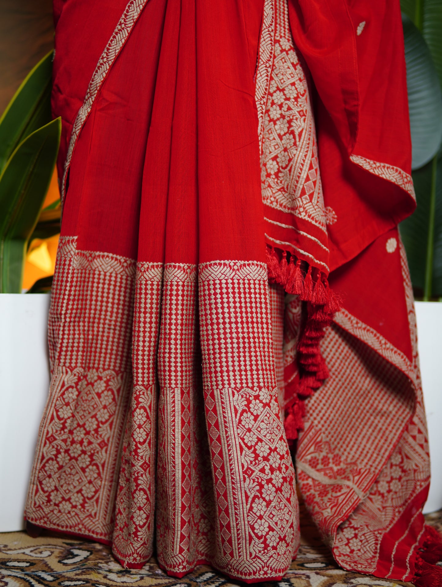 Red Kesapaat Cotton Mekhela Sador with Ghisa Design - Tathal Clothing